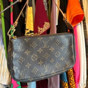 Louis Vuitton Monogram Pochette Accessories